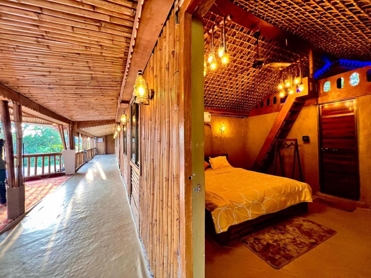 La Pahi Palace- Banquet And Resort Sakri East Екстериор снимка