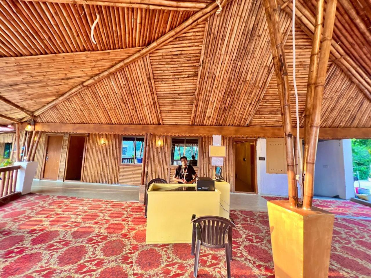 La Pahi Palace- Banquet And Resort Sakri East Екстериор снимка