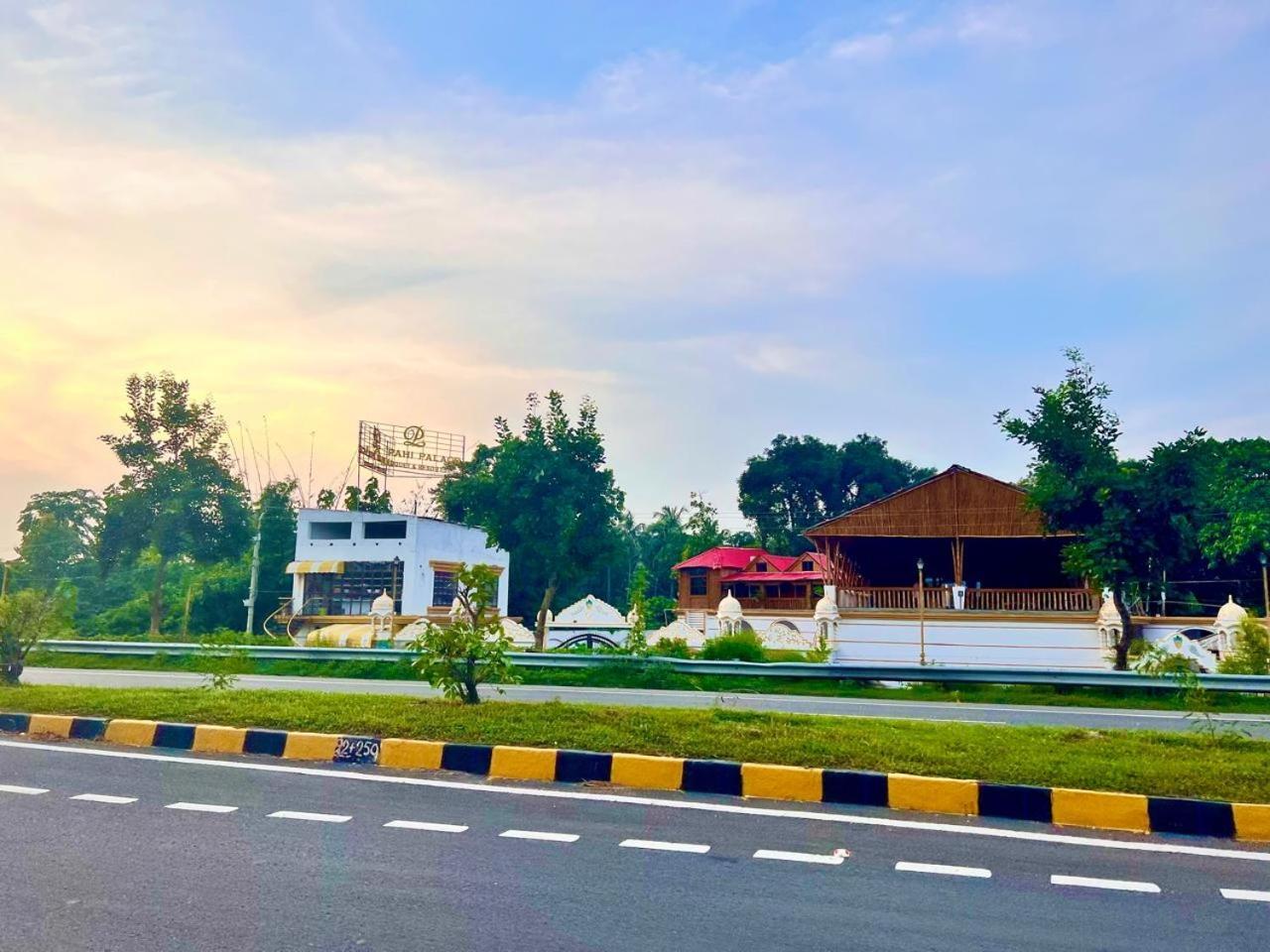 La Pahi Palace- Banquet And Resort Sakri East Екстериор снимка