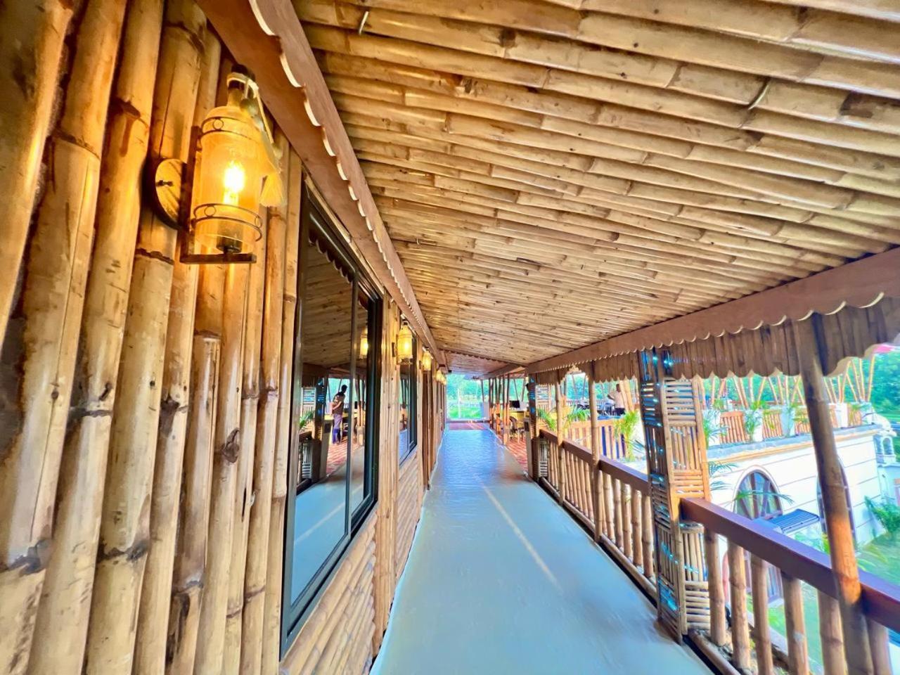 La Pahi Palace- Banquet And Resort Sakri East Екстериор снимка