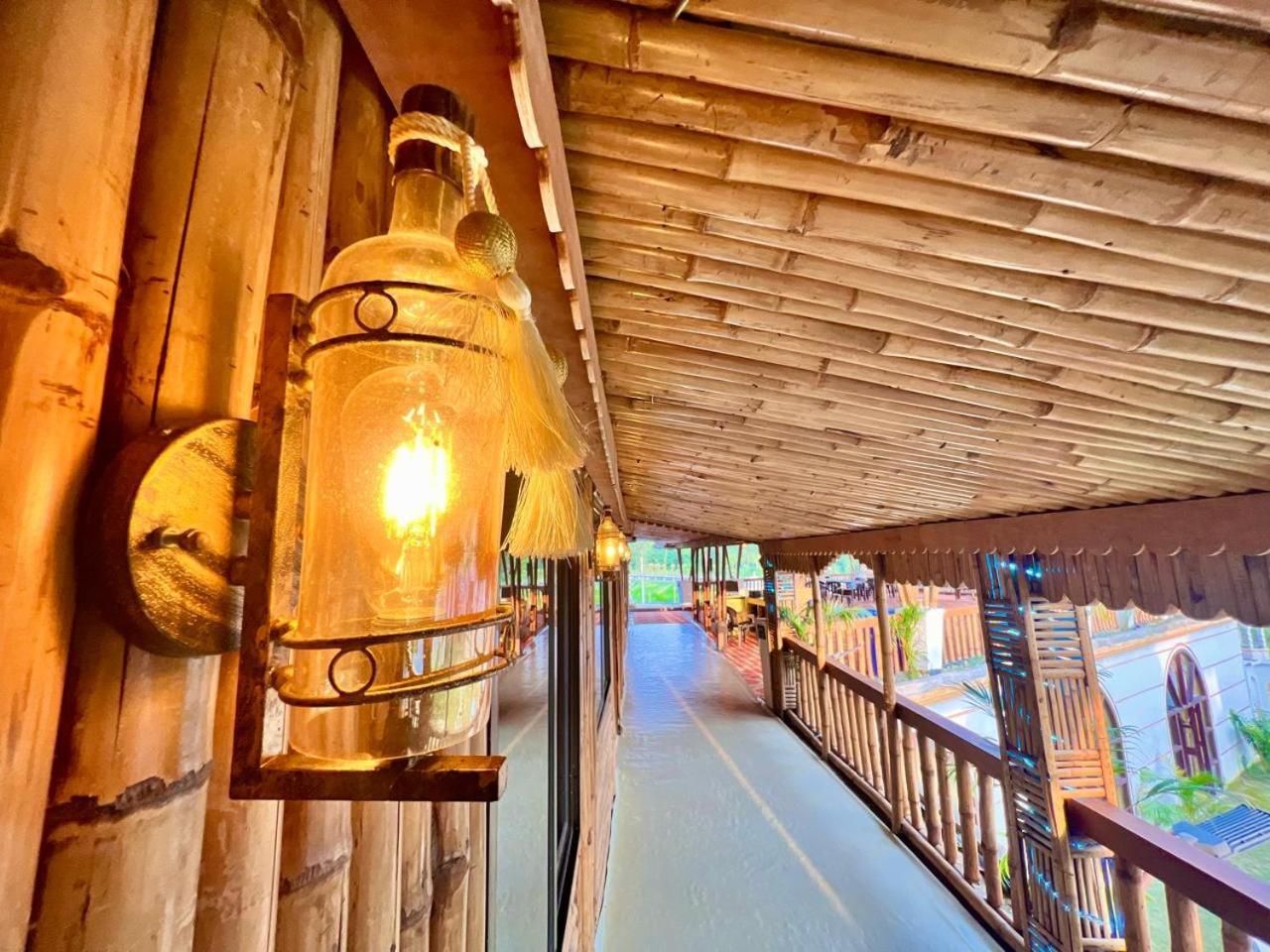 La Pahi Palace- Banquet And Resort Sakri East Екстериор снимка
