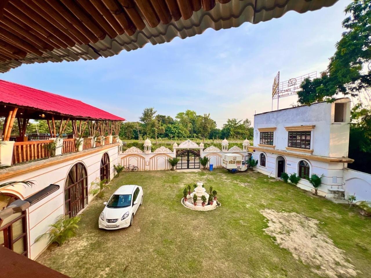 La Pahi Palace- Banquet And Resort Sakri East Екстериор снимка