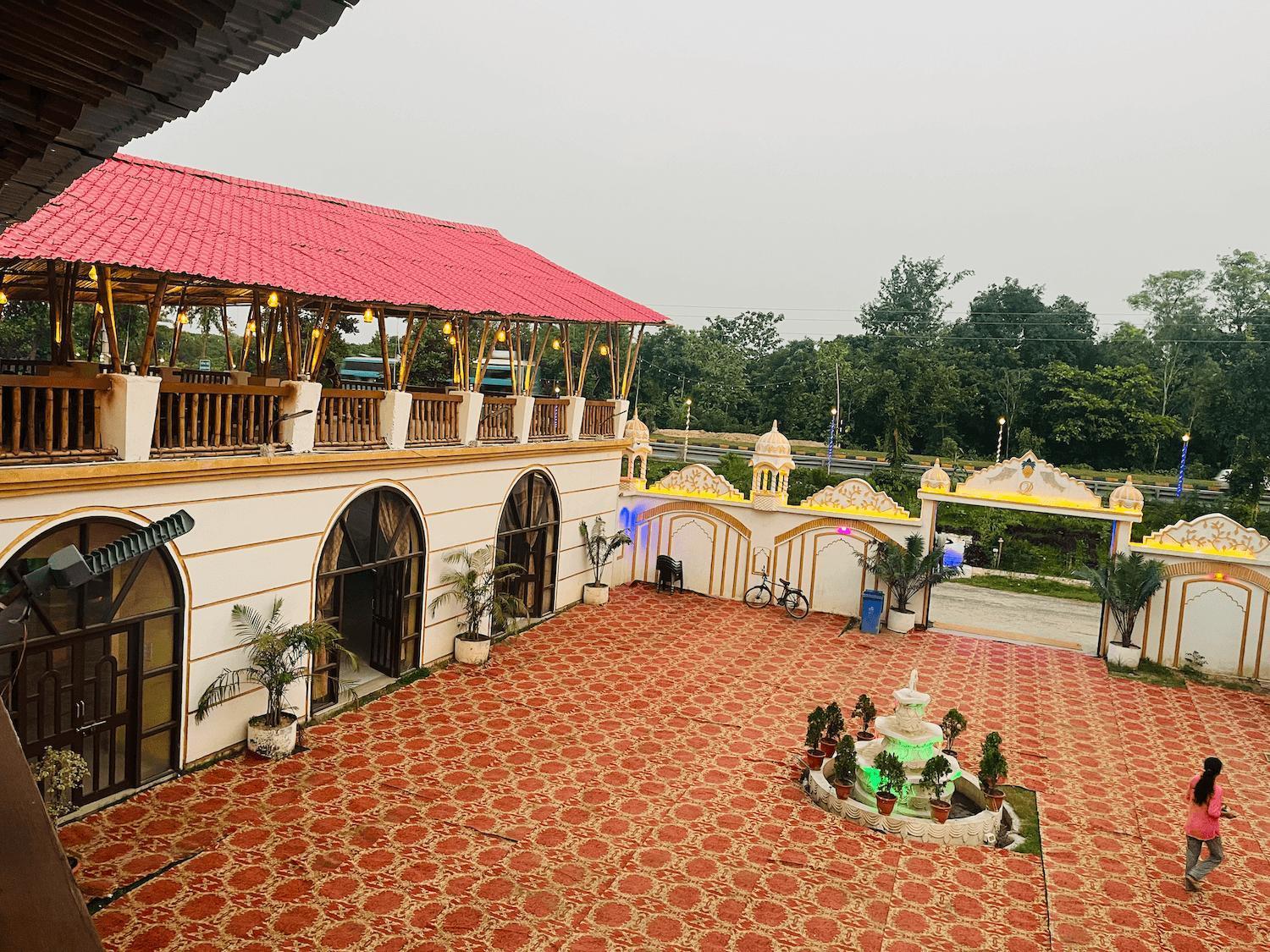 La Pahi Palace- Banquet And Resort Sakri East Екстериор снимка