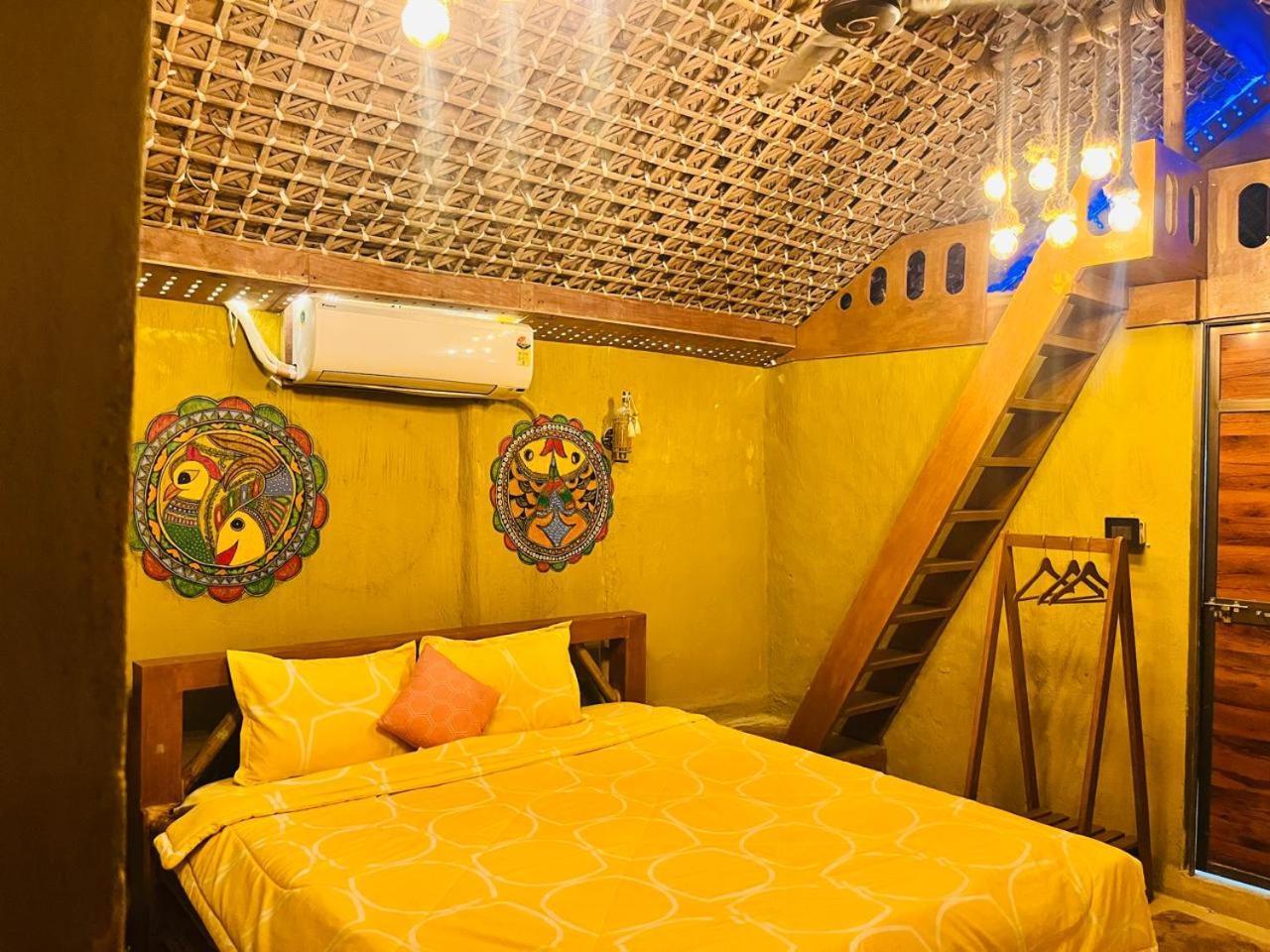 La Pahi Palace- Banquet And Resort Sakri East Екстериор снимка